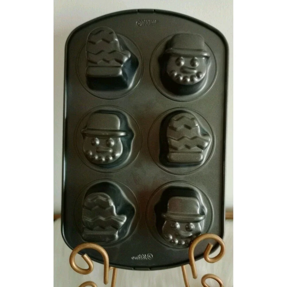 Wilton Christmas Cupcake Muffin Pan Snowman & Mittens Non-Stick 6 Cavity GUC